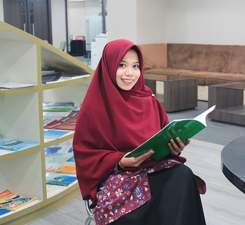 Pipit Fitriani, S.I.Pust.